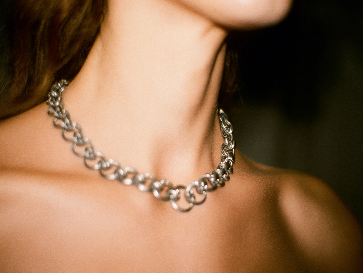 AI-съёмка для магазина украшений — работа 2